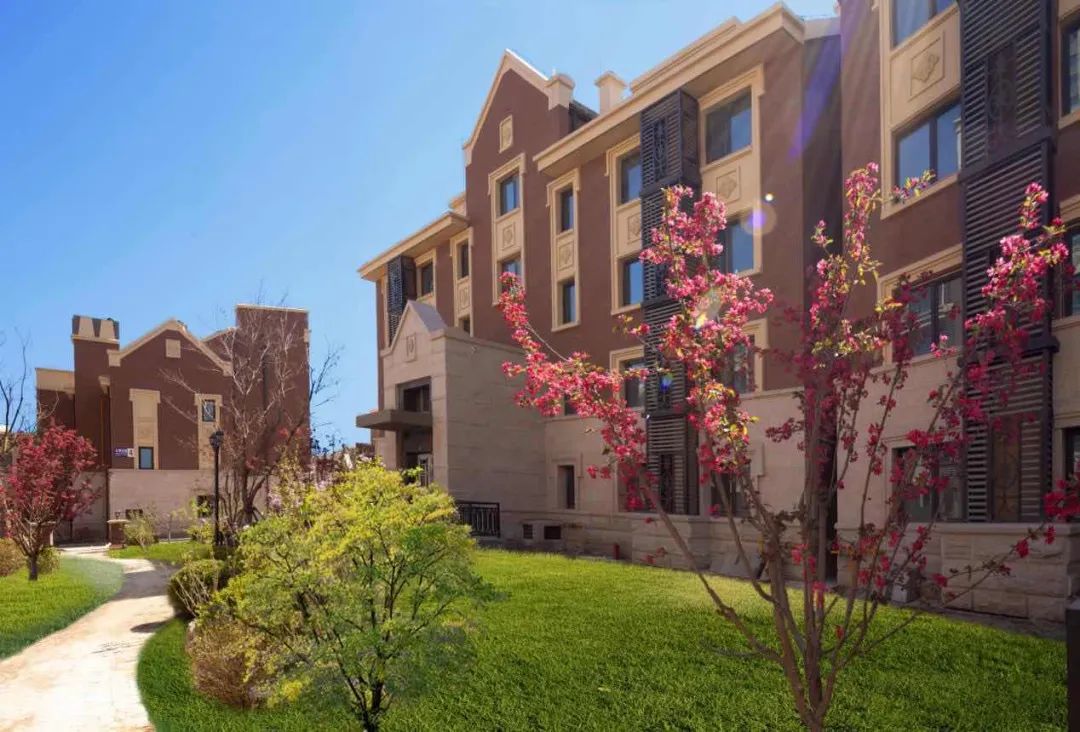 雍鑫、中储、金融街、中骏爱心助力医护人员选择“良居”