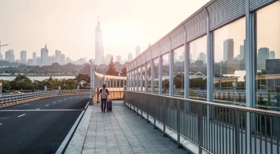 Q币充值平台“自动”退钱?发现bug的他们组团“薅羊毛”,眼看涉嫌犯罪……