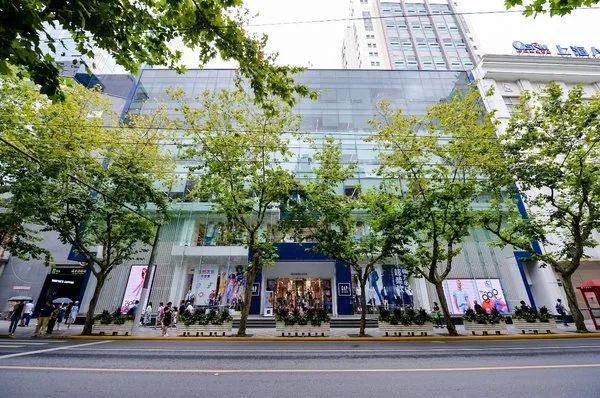 希尔顿中国大陆所有酒店恢复正常运营；央视主播杨锐跳槽钛媒体