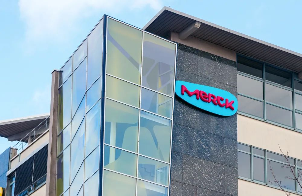 希尔顿中国大陆所有酒店恢复正常运营；央视主播杨锐跳槽钛媒体