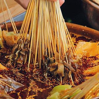 开门就排队的茶饮店,开门就排队的烧烤大鹏