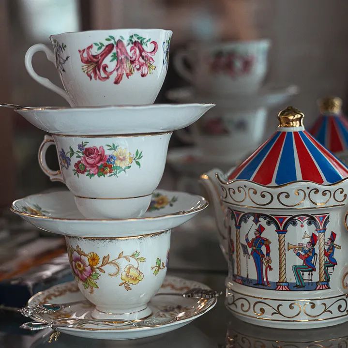 开门就排队的茶饮店,开门就排队的烧烤大鹏