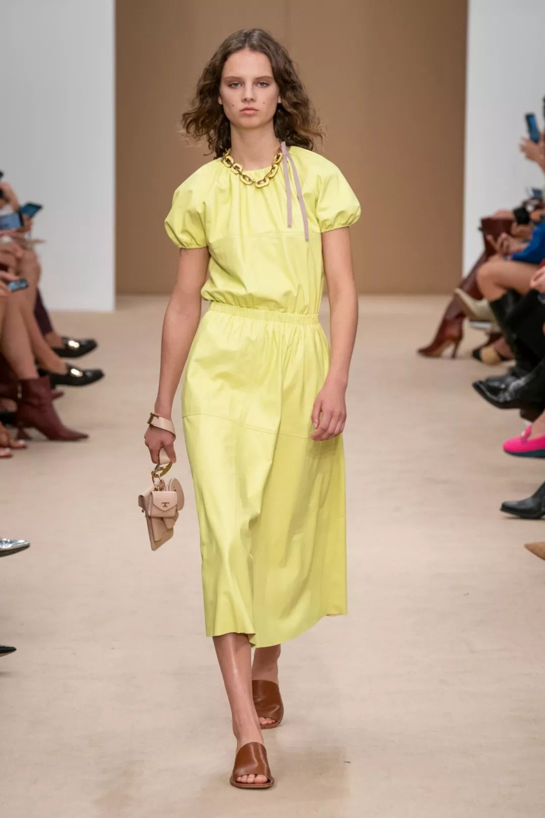 色彩趋势|2020十大流行色彩趋势与搭配指南