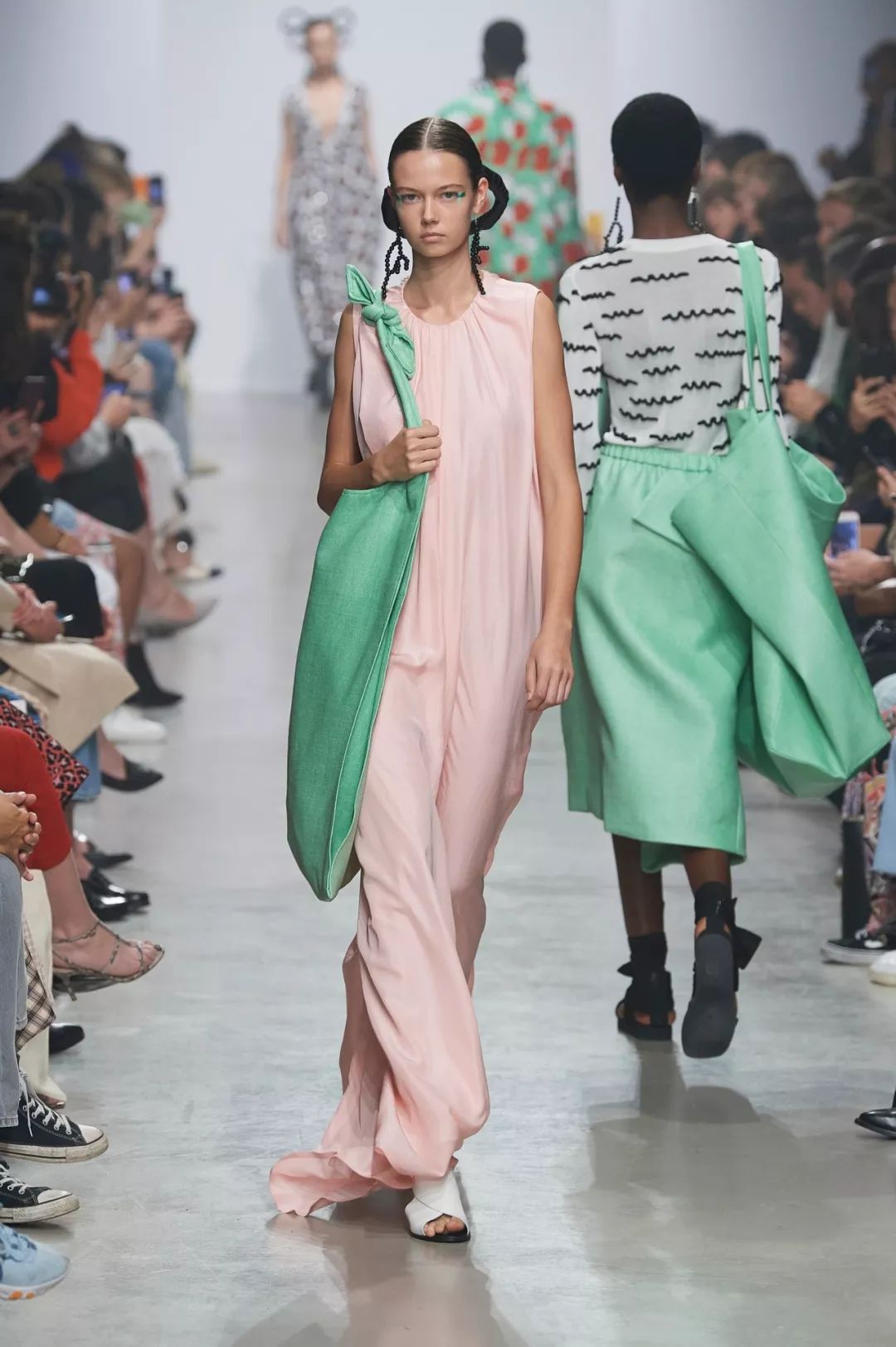 色彩趋势|2020十大流行色彩趋势与搭配指南