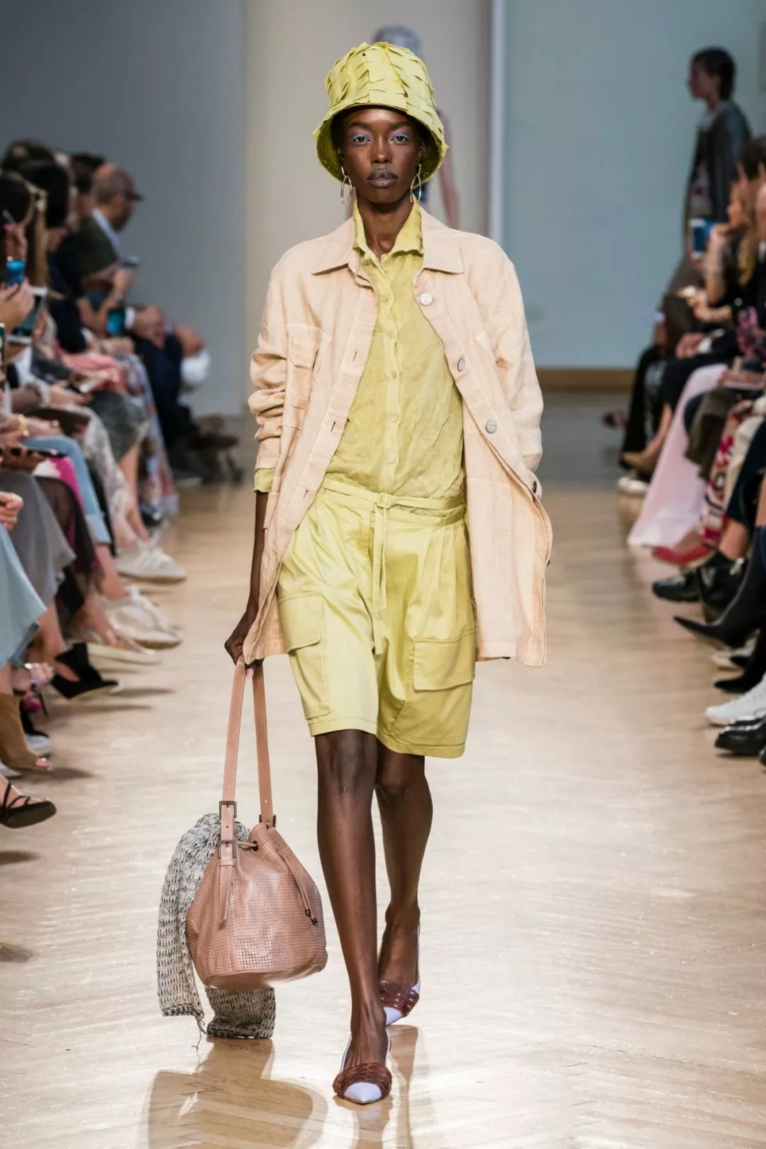 色彩趋势|2020十大流行色彩趋势与搭配指南