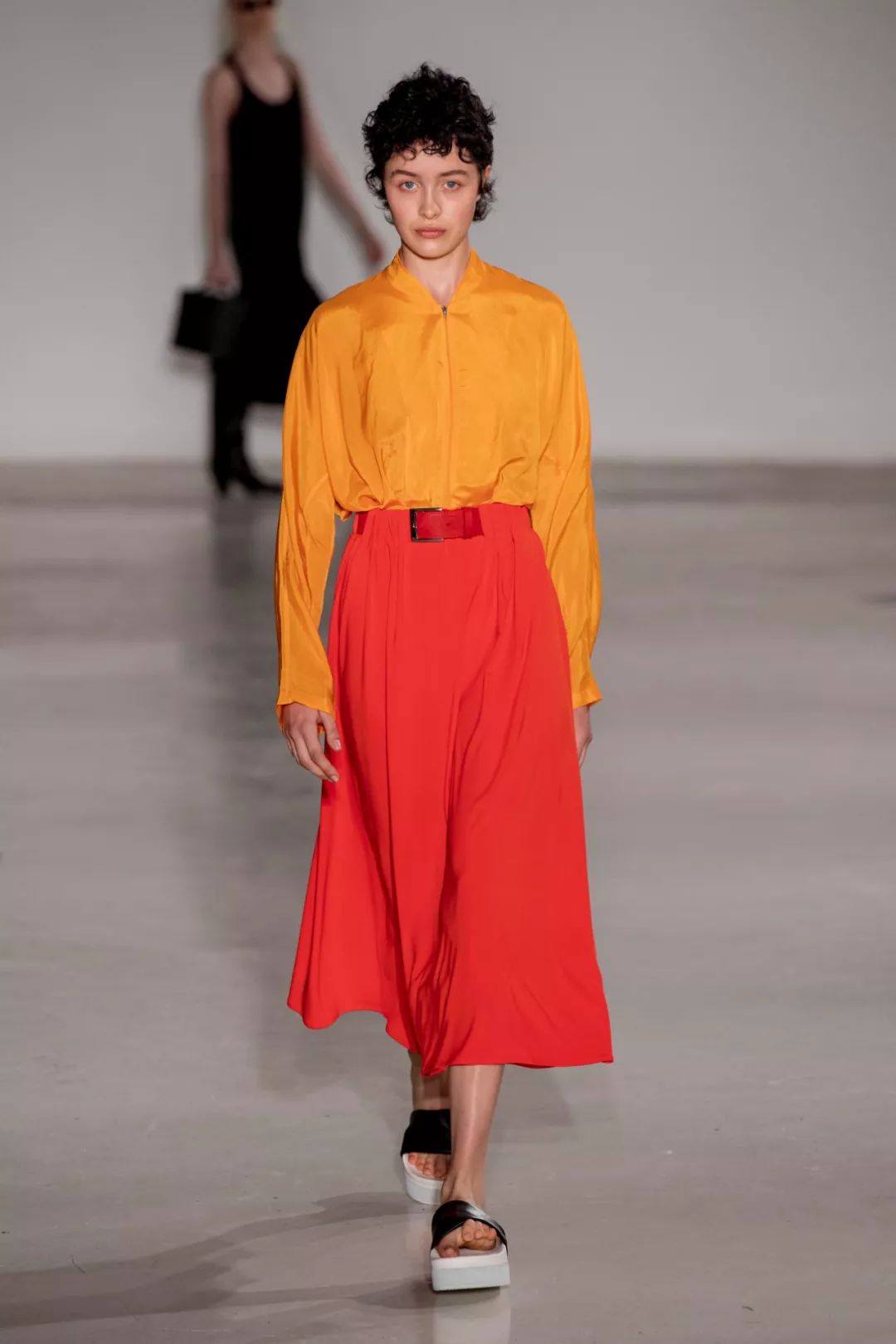 色彩趋势|2020十大流行色彩趋势与搭配指南