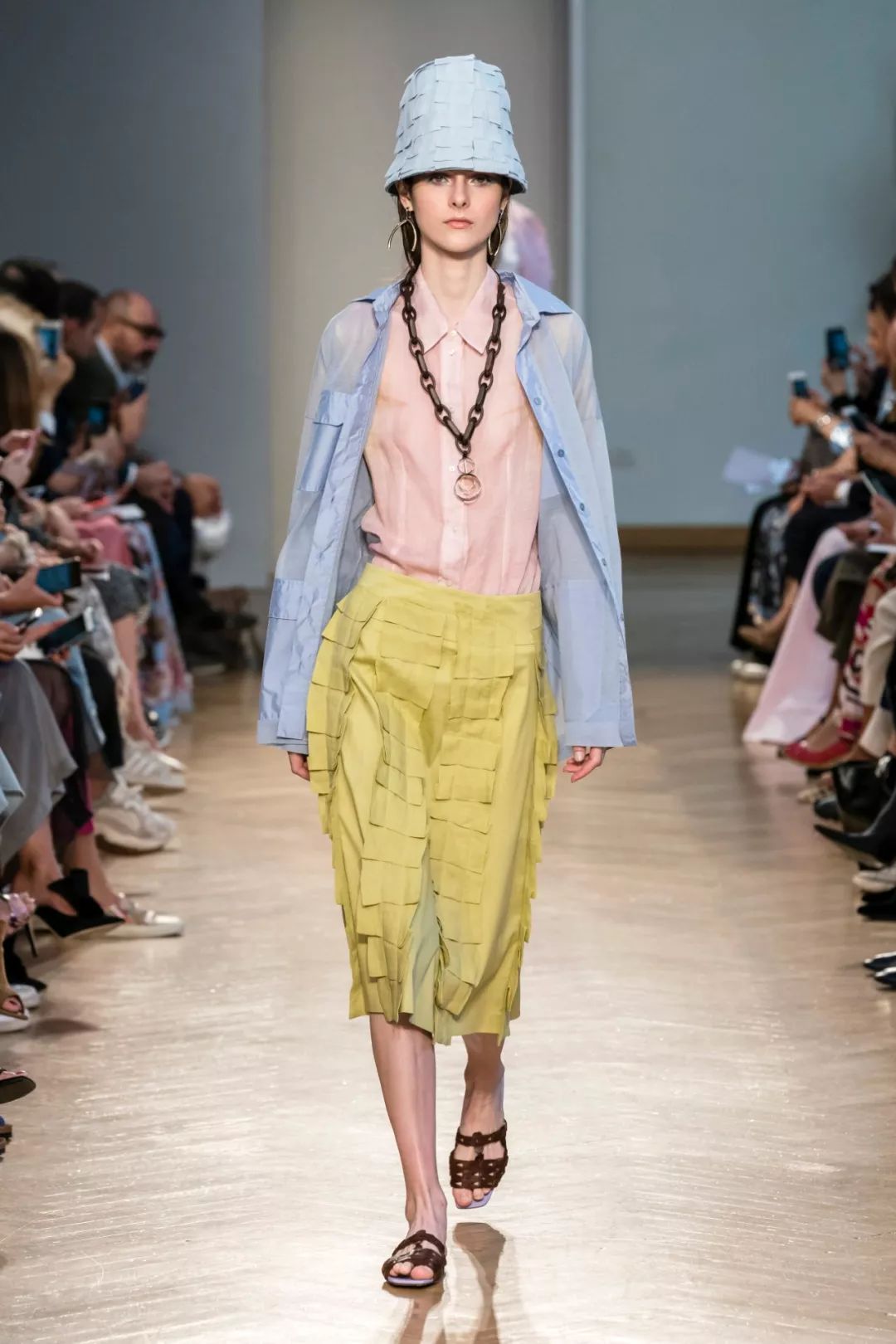 色彩趋势|2020十大流行色彩趋势与搭配指南