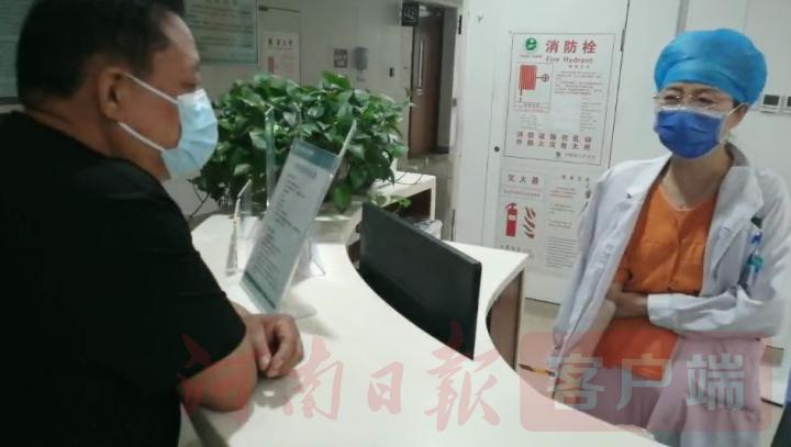 政协委员做服务群众健康的守护人,代表委员做稳健发展的贴心人