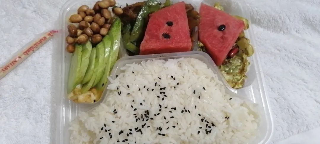 听说工资很高，我应聘到柬埔寨“种菠菜”，结果很意外......