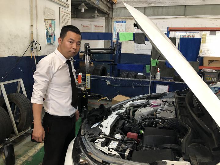 爱学习钻研不惧困难挑战！他是修车界的“万事通”