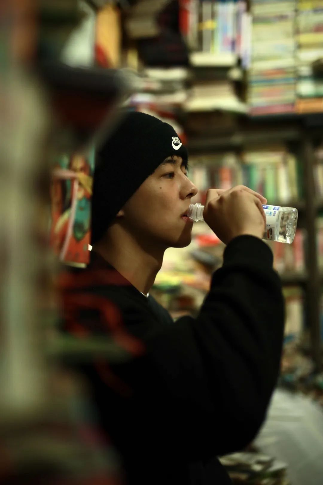 尼龙校草｜你的夏日运动场，就差这位复旦排球队帅哥朱启航了