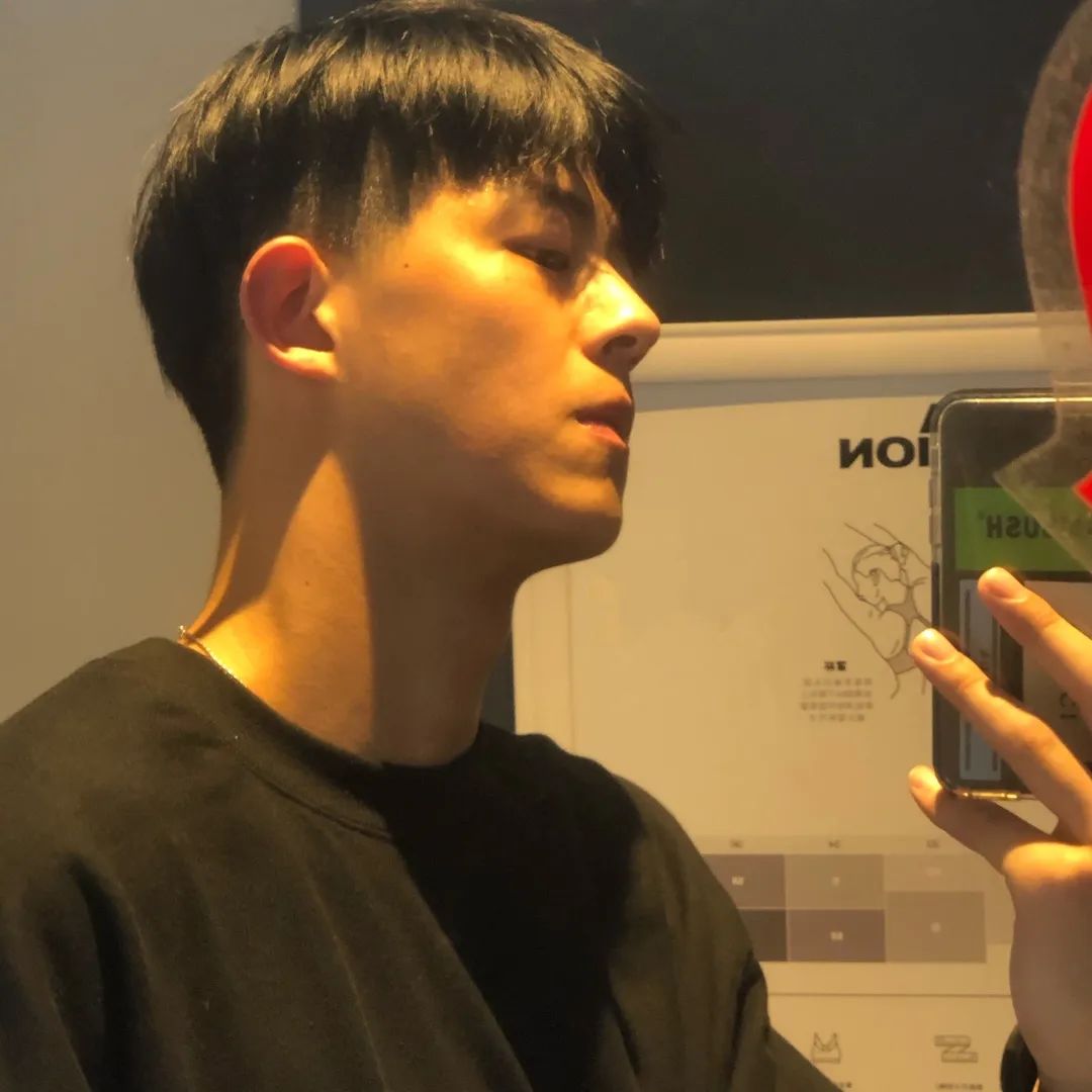 尼龙校草｜你的夏日运动场，就差这位复旦排球队帅哥朱启航了