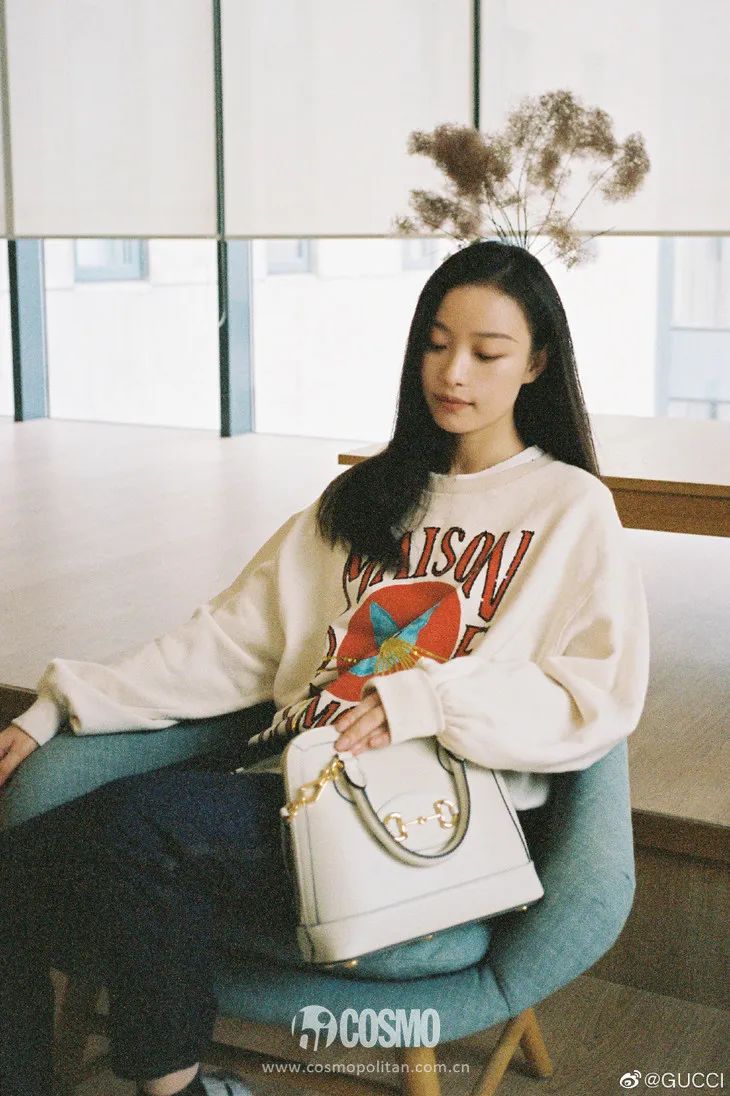 宋祖儿的包包里有什么,宋祖儿包包里面的东西