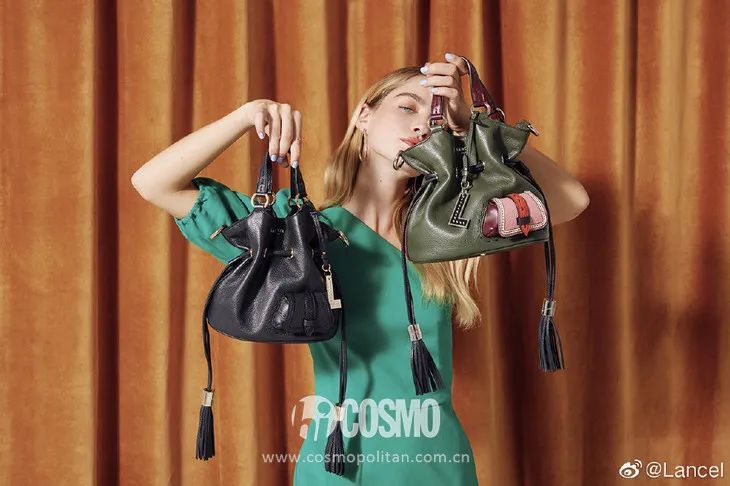 宋祖儿的包包里有什么,宋祖儿包包里面的东西