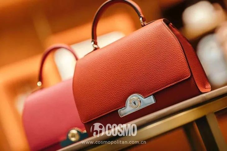 宋祖儿的包包里有什么,宋祖儿包包里面的东西