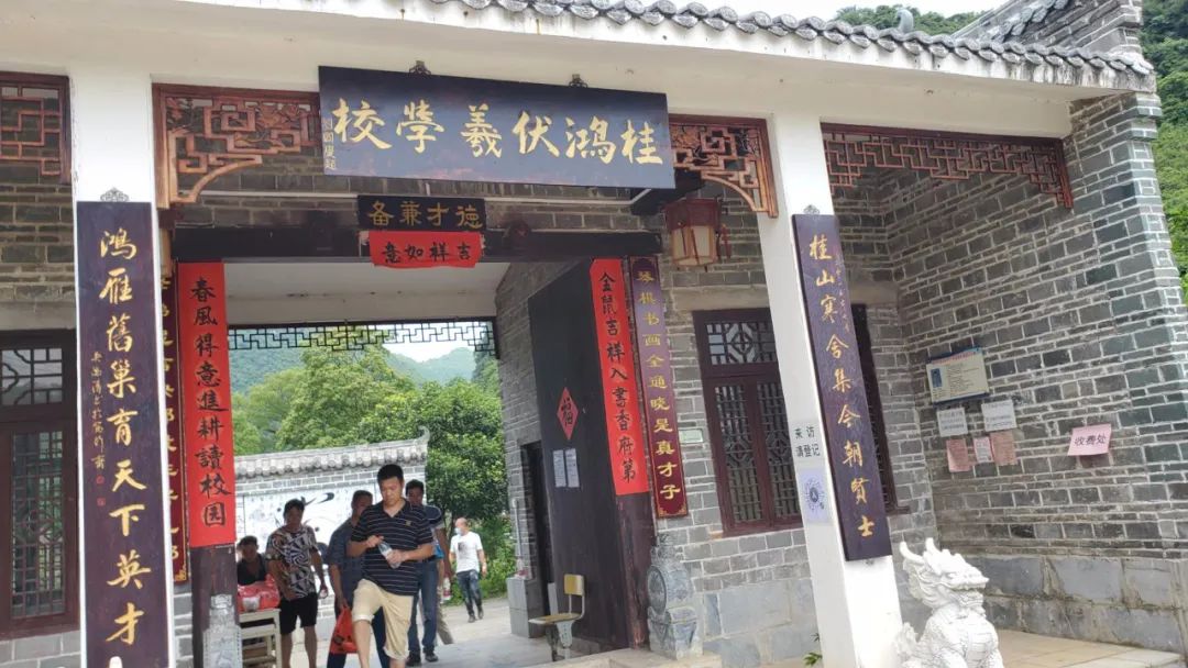 桂林7岁男孩游泳池溺亡,南宁12岁男孩溺水身亡事件