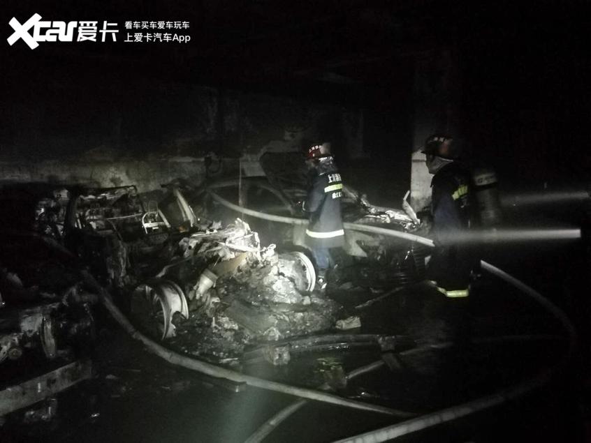 行车中突遇车辆自燃正确处理方式,车辆自燃的正确处理方法