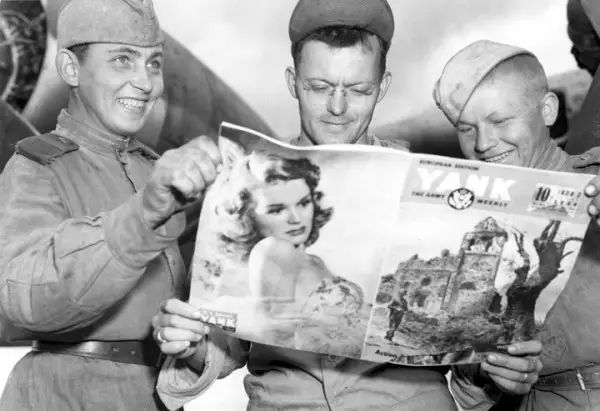 靠越战声名鹊起的色情杂志:花花公子杂志为什么对美军如此重要?