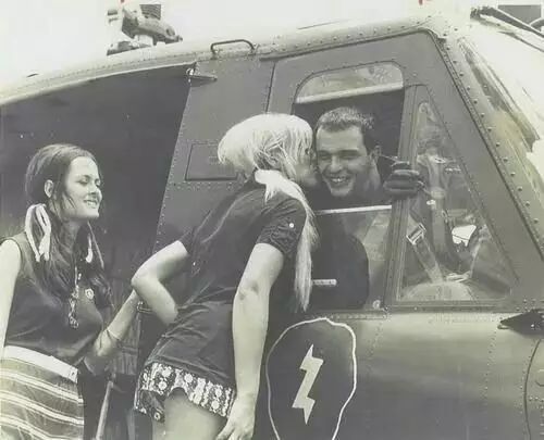 靠越战声名鹊起的色情杂志:花花公子杂志为什么对美军如此重要?