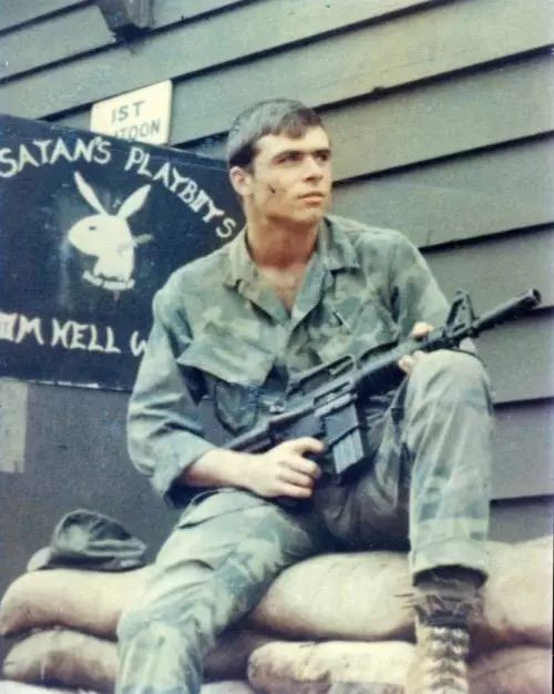 靠越战声名鹊起的色情杂志:花花公子杂志为什么对美军如此重要?