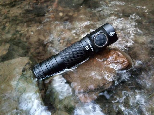 奈特科尔强光10000流明,奈特科尔4000流明手电筒