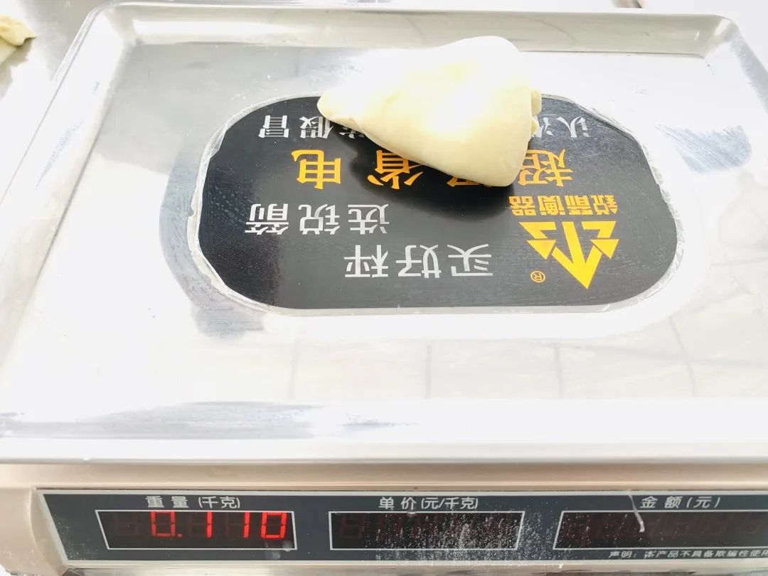 吐司面包成型的卷法,吐司整形各种手法视频