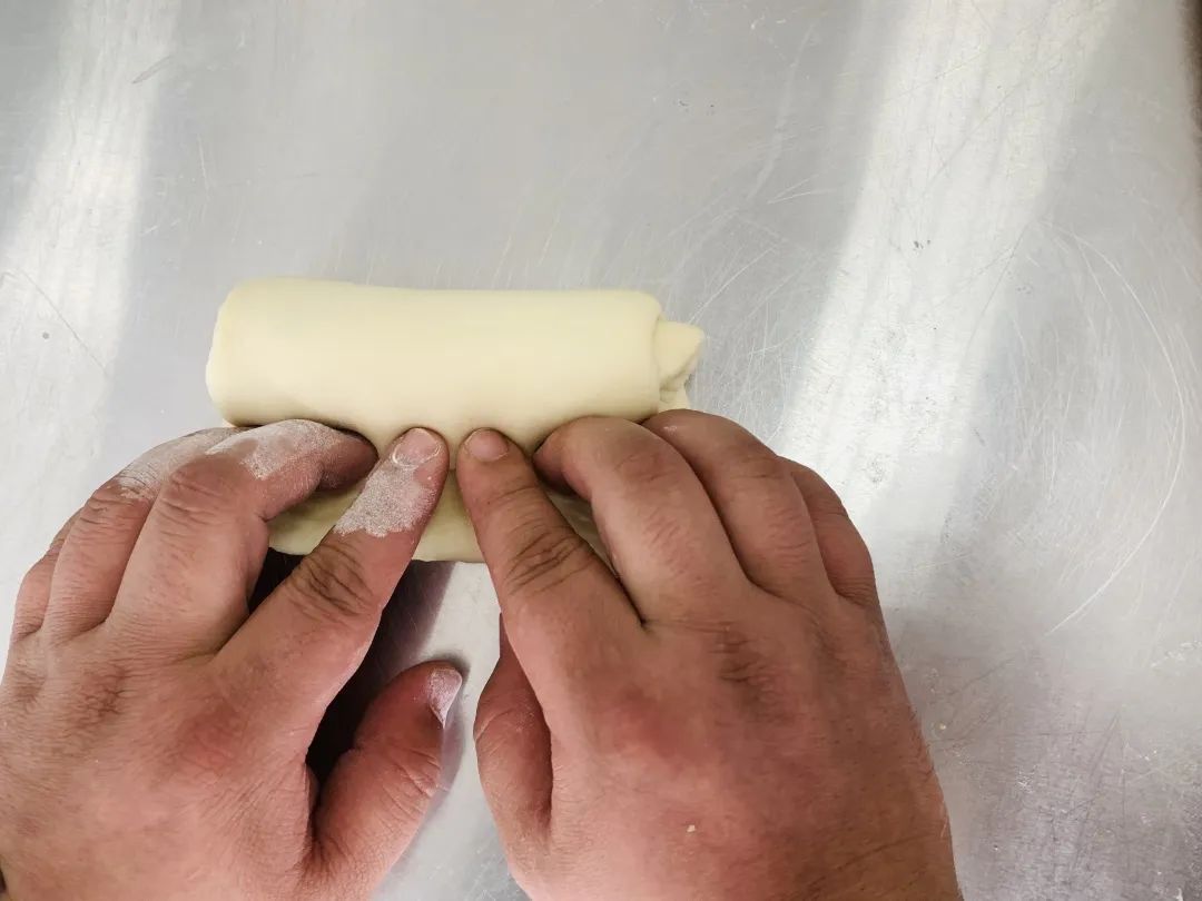 吐司面包成型的卷法,吐司整形各种手法视频