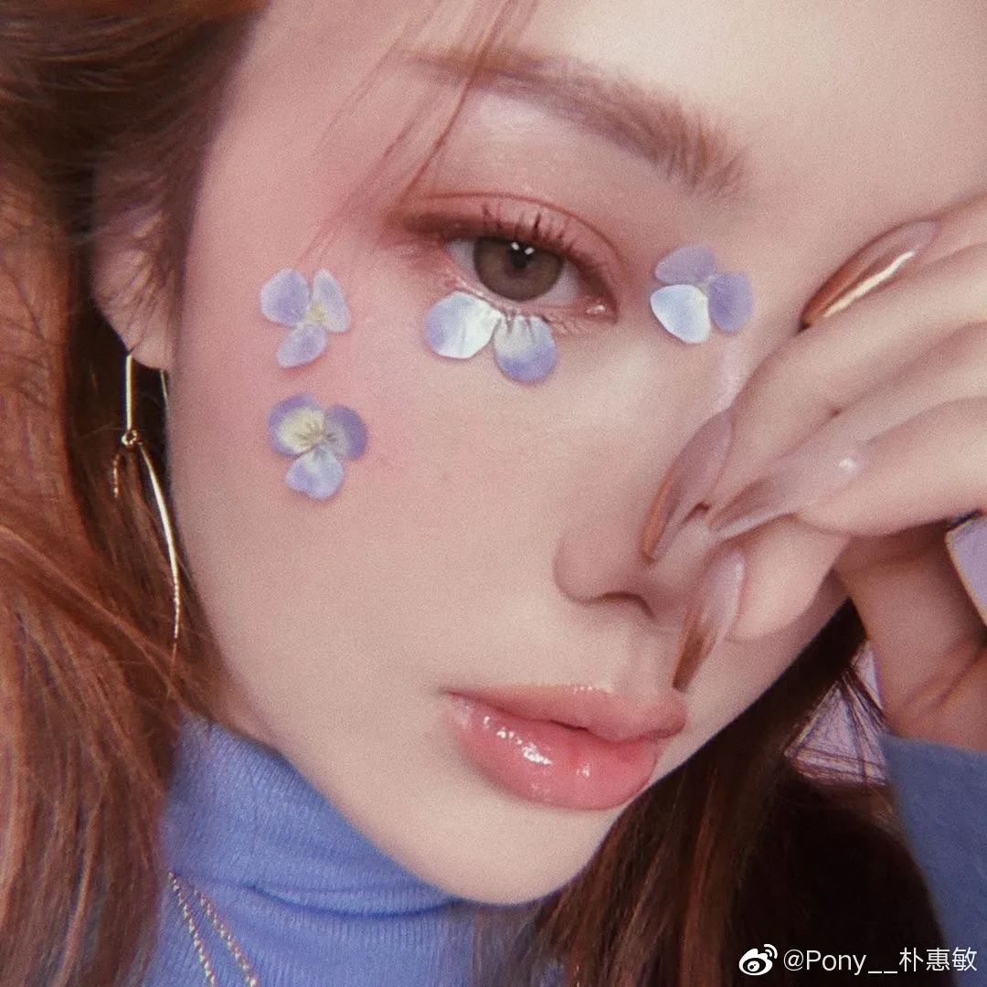 种草鹅｜今年配小裙子最好看的“玻璃唇”来了