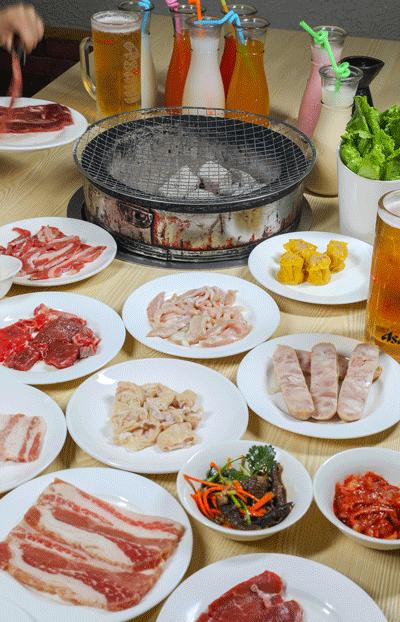 88元一个炭火烤肉自助,单人不限量烤肉自助