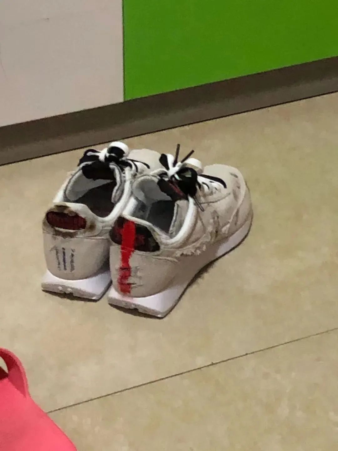 没想到聊“毁鞋经历”这件事会让人情绪复杂