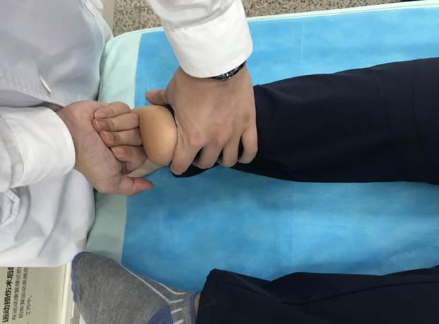 明明脚没有伤但脚还是疼为什么,脚底没有受伤但会痛是怎么回事