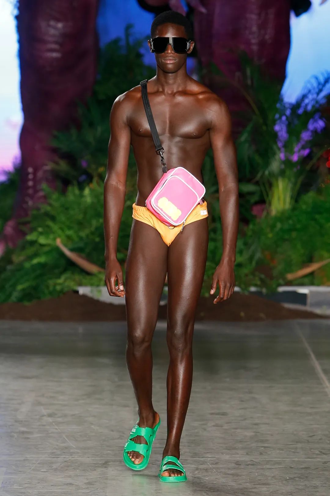 男人的荷尔蒙是从什么地方出来的,男人的荷尔蒙是什么意思