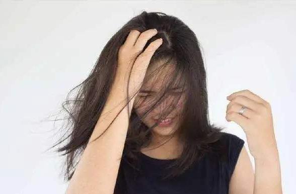 正确的洗头方法来维护头皮的健康,头皮什么状态下洗头最好