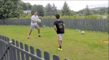 疫情让校园的对抗性运动暂时缺席，作为家长怎么补上这一课？