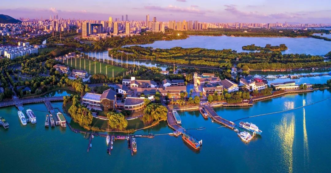 党委书记谈高质量发展思路,市委聚焦高质量发展实施四大工程