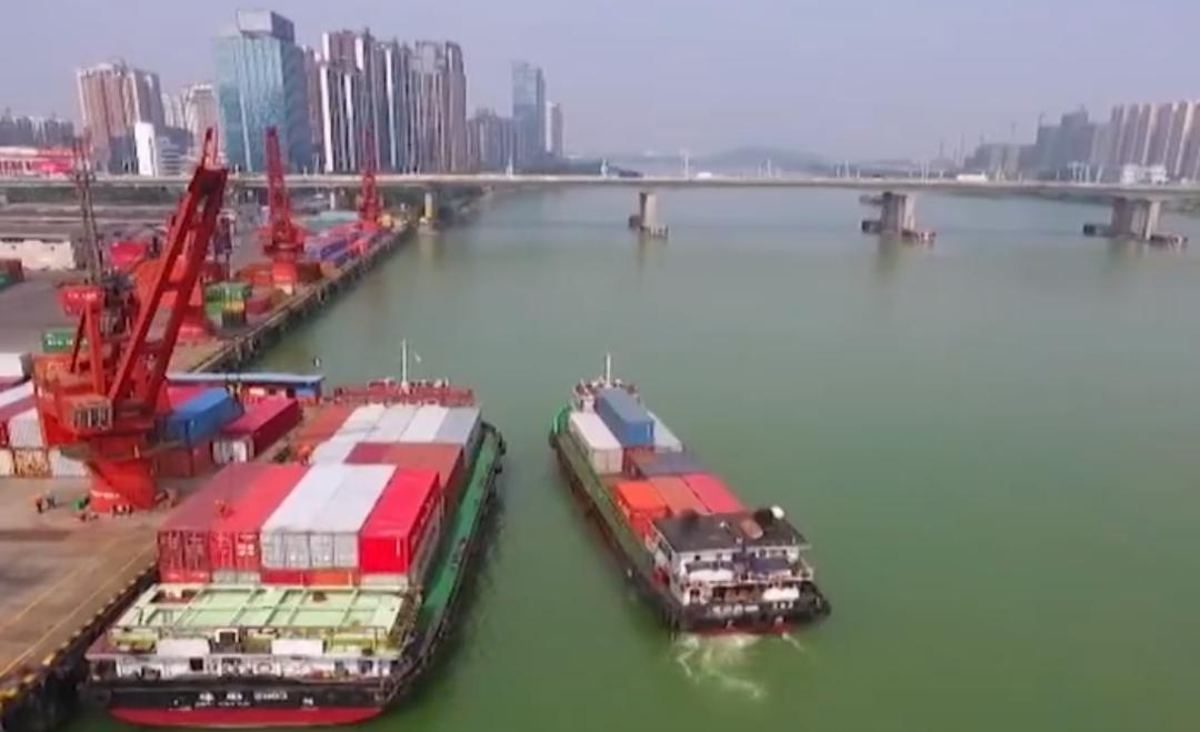 弘扬学习雷锋精神助力疫情防控,弘扬正气抗击疫情