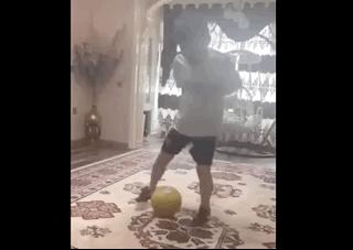 鐤儏闃村奖绗肩僵涓嬬殑瓒崇悆,鐤儏瓒崇悆