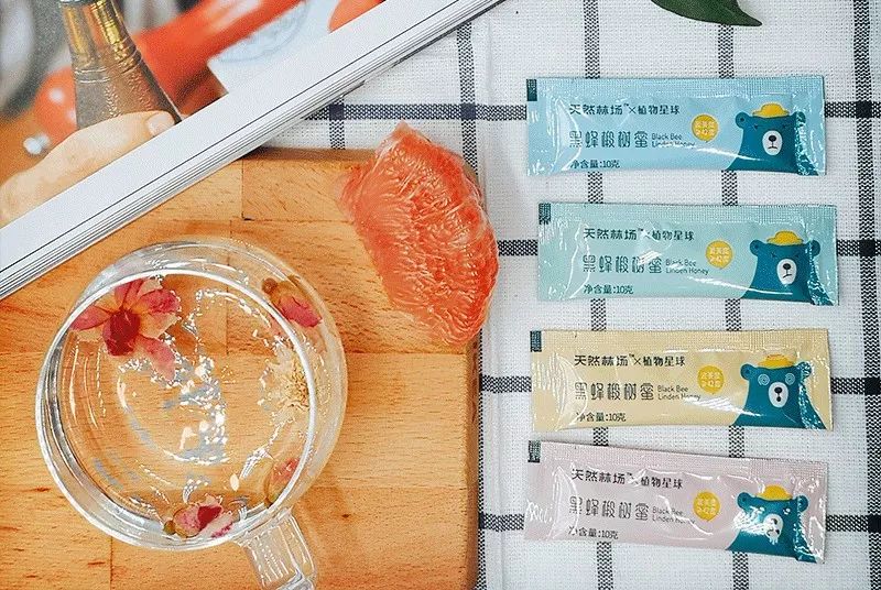 香到舔杯,状似奶油的椴树雪蜜条,是我吃过最好的蜂蜜