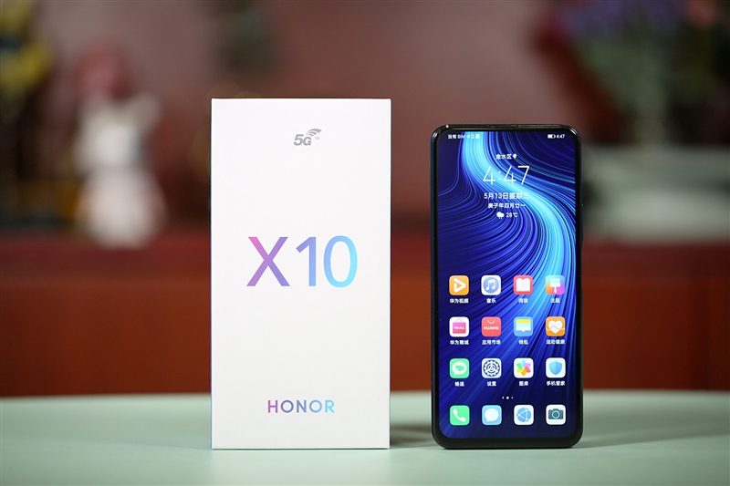 1899元一代神机!荣耀X10首发评测:麒麟820与“夜视仪”恰逢其时