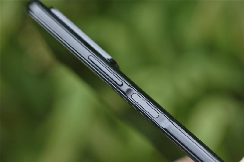 1899元一代神机!荣耀X10首发评测:麒麟820与“夜视仪”恰逢其时