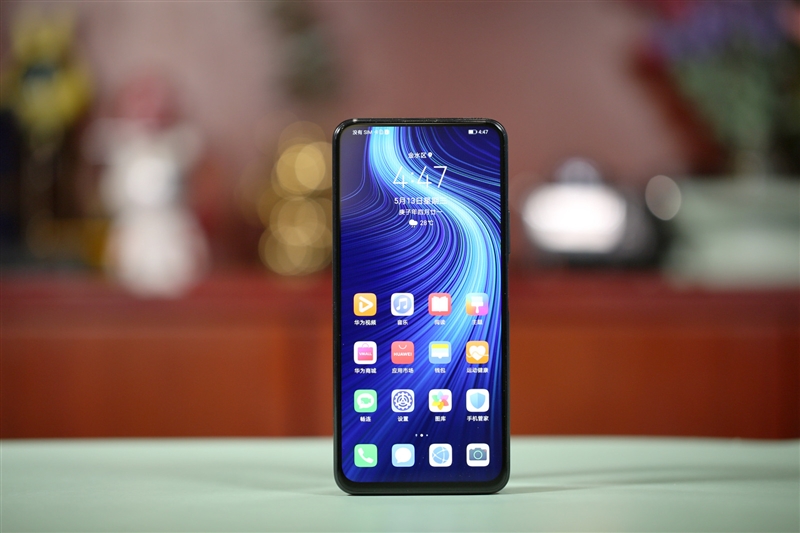 1899元一代神机!荣耀X10首发评测:麒麟820与“夜视仪”恰逢其时