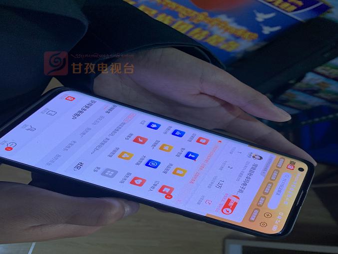 “软黄金”出土到上市！虫草商人的袖里乾坤竟是“摸手谈价”！