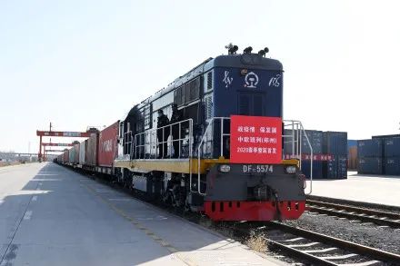 独家专访杨传堂，你关心的交通问题答案都在这里了→