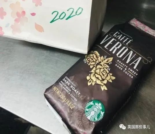 东北大叔在疫情期间吃饭,辽宁大叔每天发放500份免费便当