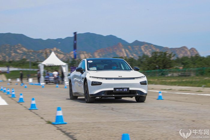 小鹏p7续航700km电动汽车真实续航,小鹏p7后驱版动力够不够用