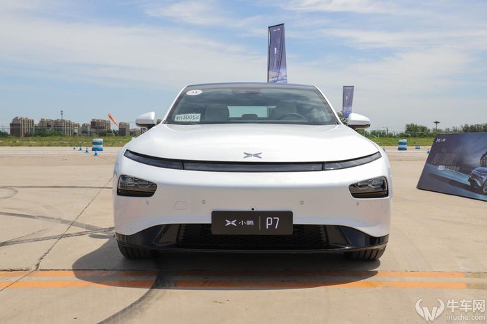小鹏p7续航700km电动汽车真实续航,小鹏p7后驱版动力够不够用