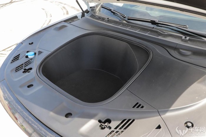 小鹏p7续航700km电动汽车真实续航,小鹏p7后驱版动力够不够用