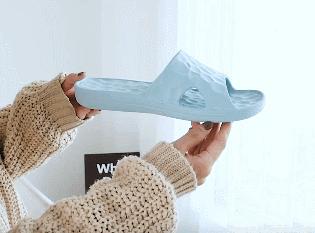 一双能按摩的浴室拖鞋,Q软防滑,好穿到爆,每一步都在保健