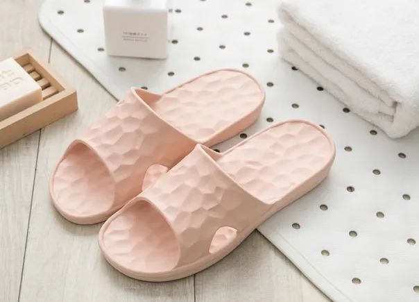 一双能按摩的浴室拖鞋,Q软防滑,好穿到爆,每一步都在保健