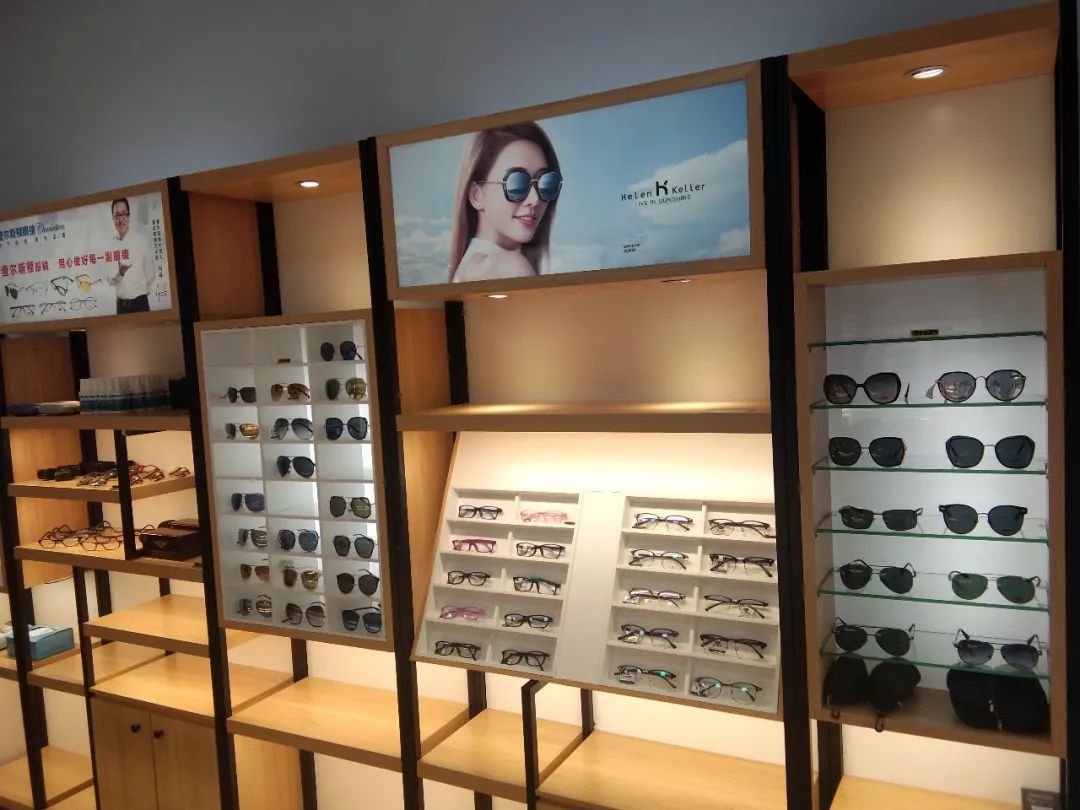 璞í鍙戝厜鐪奸暅,璞í鐪奸暅